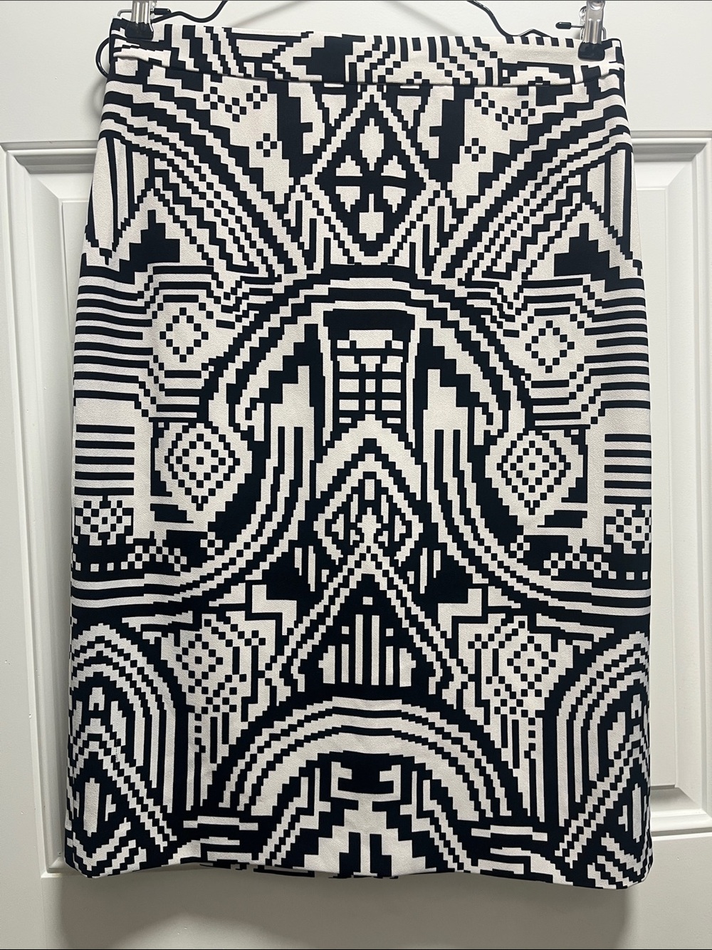 NWT Banana Republic Black & White Geometric Pencil Skirt